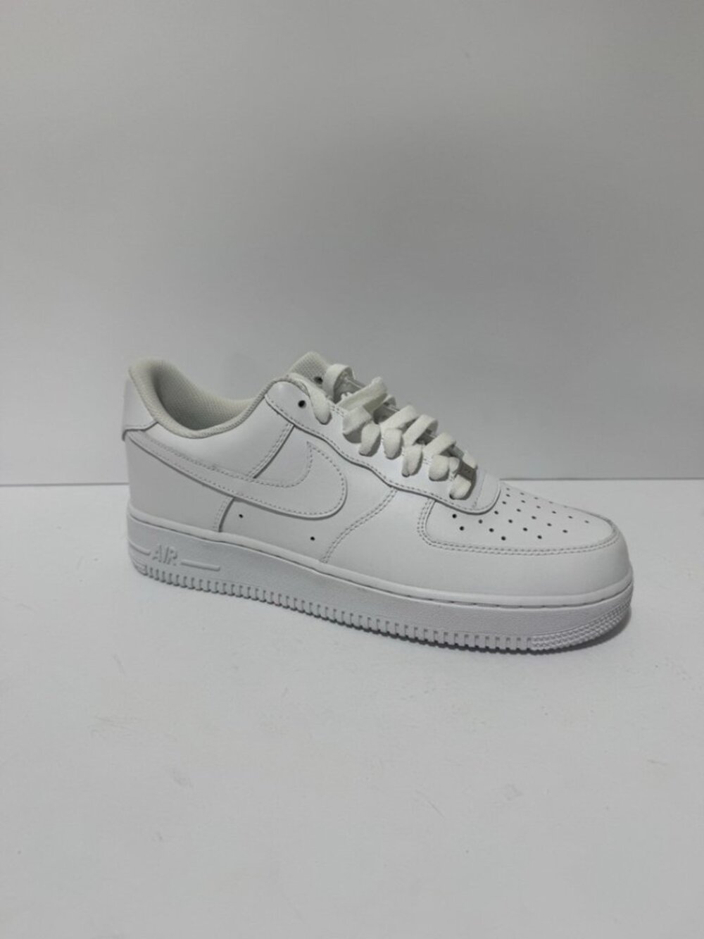 Nike Men’s Air Force 1 07 Sneakers White Size 10.5 M